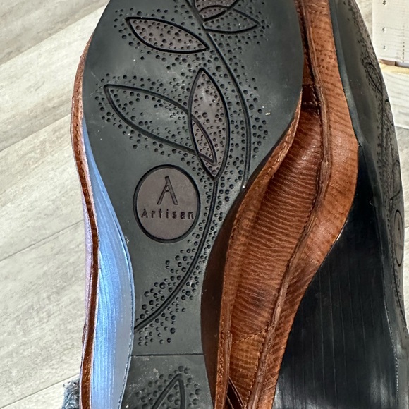 Brown ‘Clarks Artisan Collection’ Wedges - Picture 5 of 6